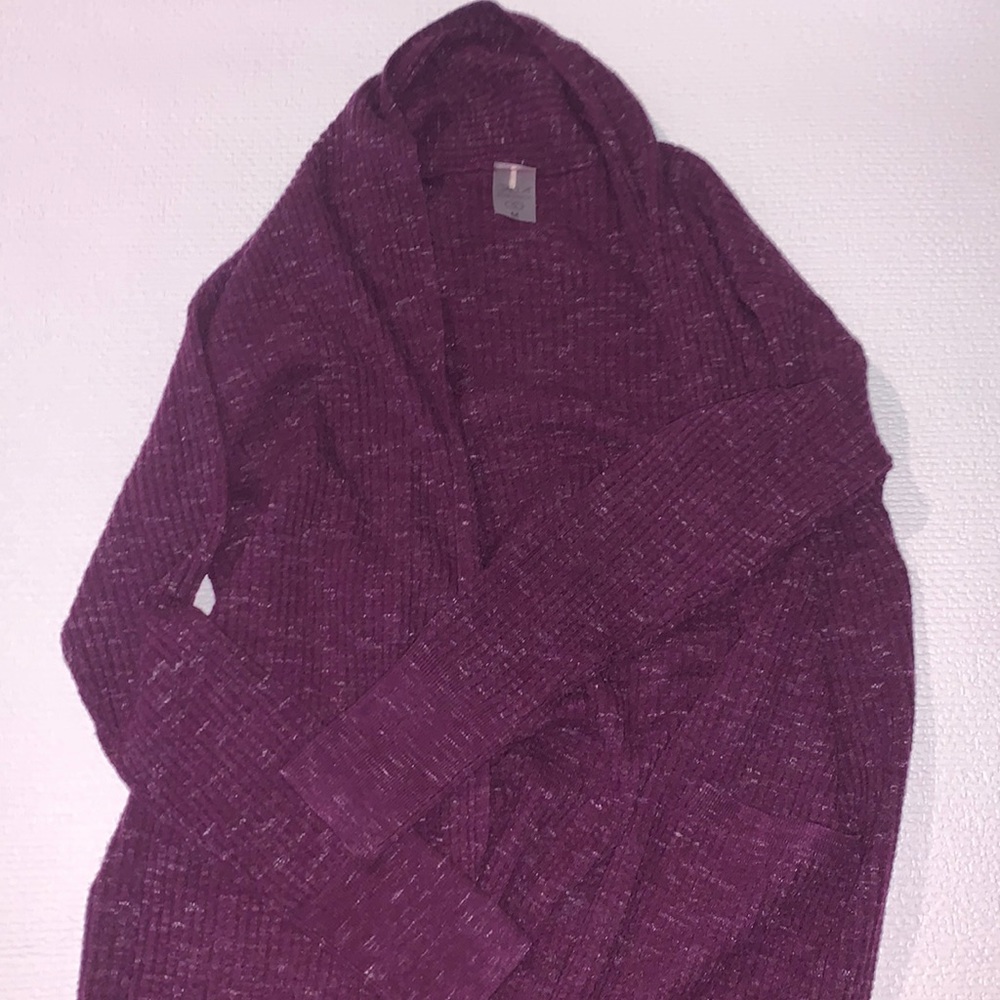 Like New Calia Sweater Throw